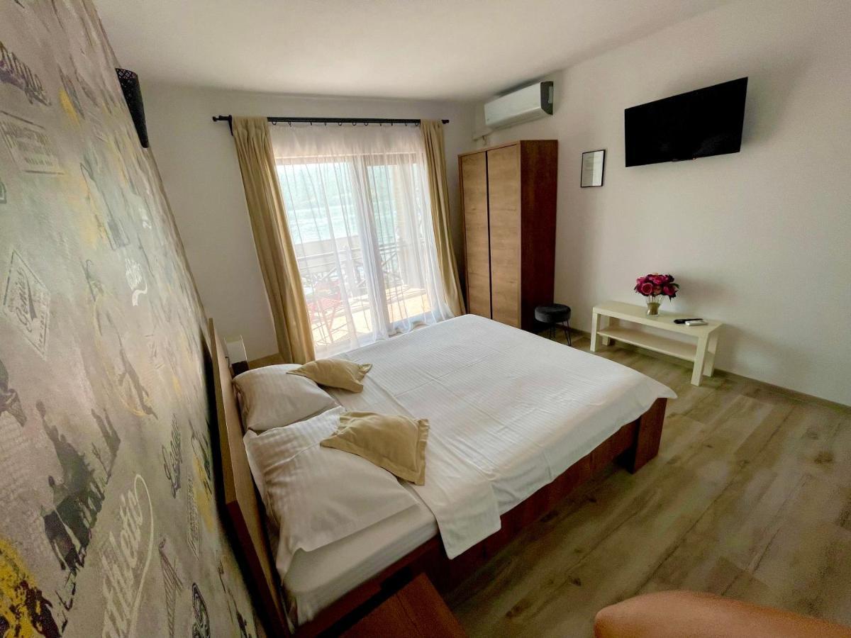 Mustaciosul Dunarii Ieşelniţa Exterior foto